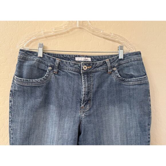 Chico's Platinum Solitaire Capri Cutoff Style Denim Jeans Fashion Size 3 (16) - Picture 4 of 8